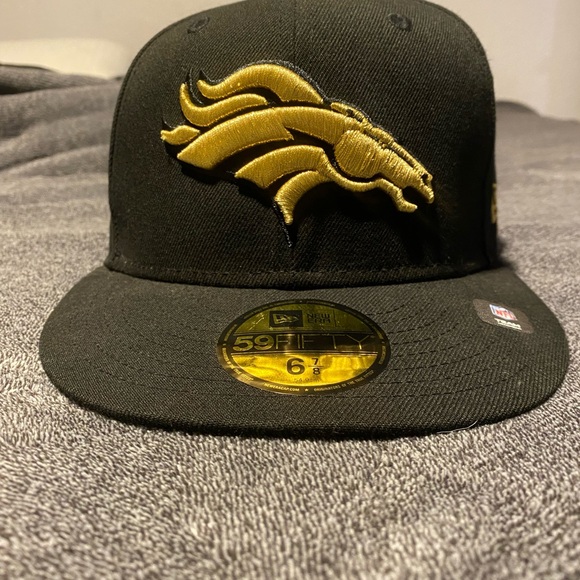 Denver Broncos Fitted Hat - Picture 1 of 4